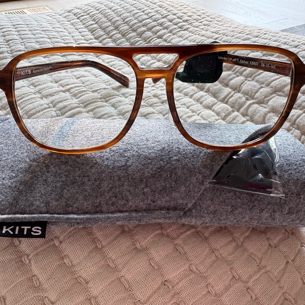 KITS Brown Aviator Readers 1.5 Saturday Lift-Off